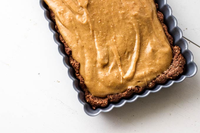 A deliciously simple tart! #glutenfree #vegan | saltedplains.com