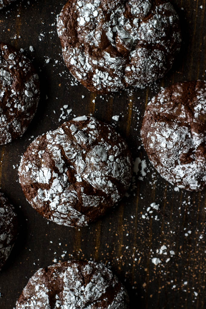 Chewy, dark chocolate crinkle cookies. Gluten-free! | saltedplains.com