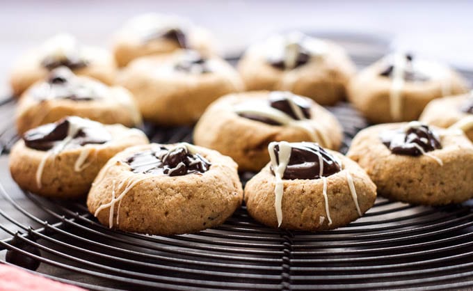 Hazelnut Thumbprint Cookies w/ Dark Chocolate #glutenfree | saltedplains.com