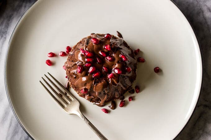 Chai-Spiced Cakes With Chocolate and Pomegranates #glutenfree | saltedplains.com