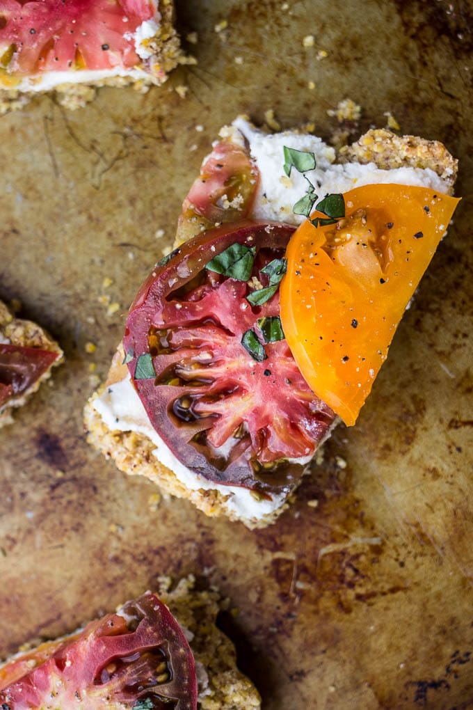 Heirloom Tomato and Ricotta Tart with a Cornmeal Almond Crust #glutenfree | saltedplains.com