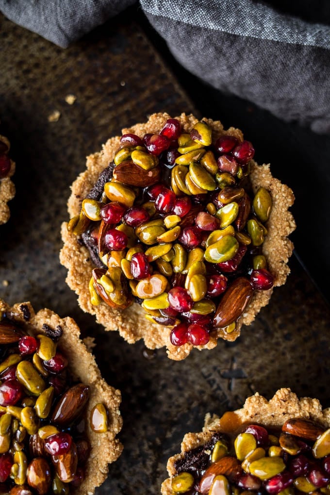 Pomegranate Pistachio Tarts (gluten-free, vegan) | saltedplains.com