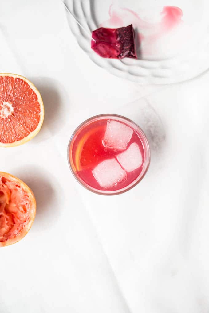 Hibiscus Grapefruit Cocktail | saltedplains.com 