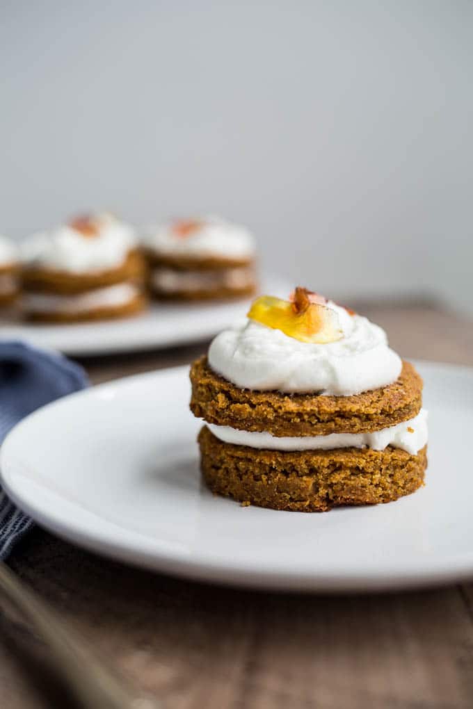 Mini Gluten-Free Carrot Cakes (dairy-free, refined sugar-free) | saltedplains.com