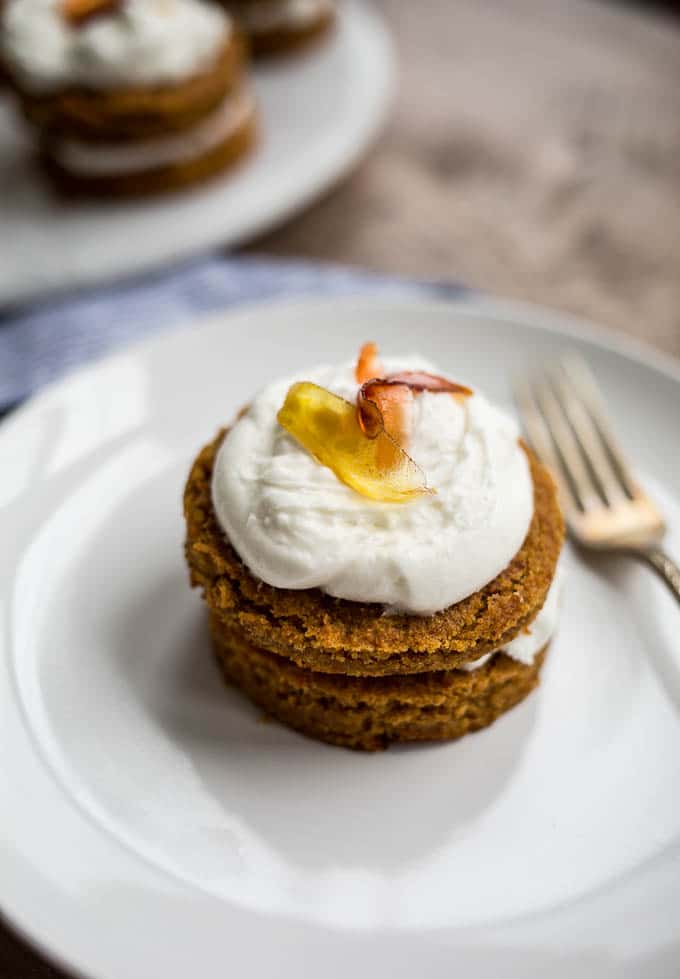 Mini Gluten-Free Carrot Cakes (dairy-free, refined sugar-free) | saltedplains.com