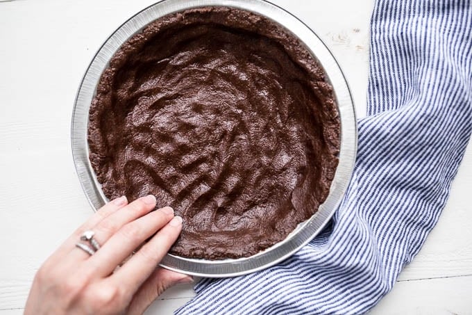 Chocolate Ice Cream Pie (Gluten-free, Vegan, Refined Sugar-free) | saltedplains.com