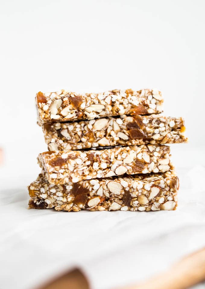 No Bake Apricot Almond Granola Bars Recipe (Gluten-Free) | saltedplains.com