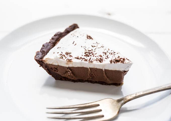 Chocolate Ice Cream Pie (Gluten-free, Vegan, Refined Sugar-free) | saltedplains.com