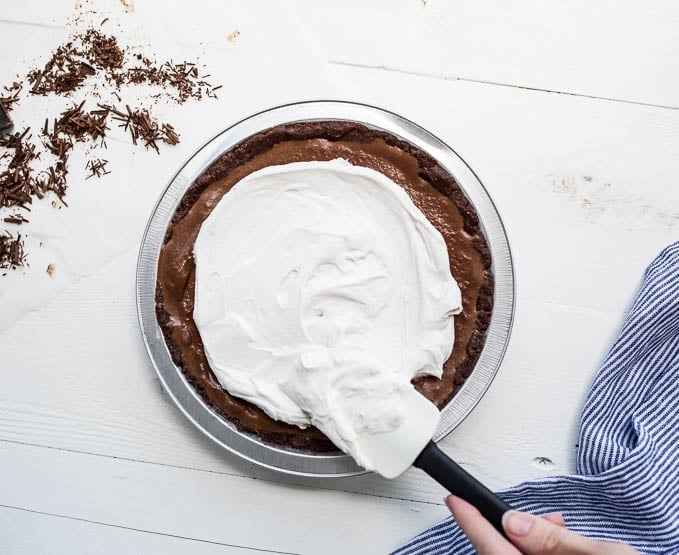 Chocolate Ice Cream Pie (Gluten-free, Vegan, Refined Sugar-free) | saltedplains.com