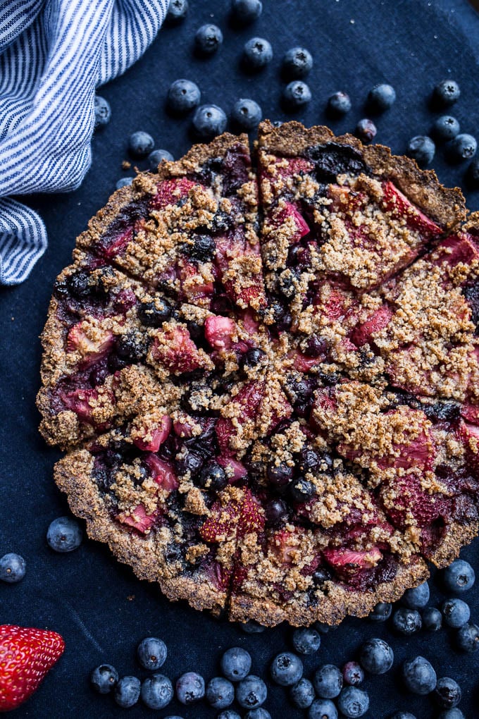 mixed berry tart with crumble on top