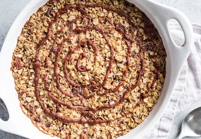 Cinnamon Roll Baked Oatmeal (gluten-free, vegan) | saltedplains.com