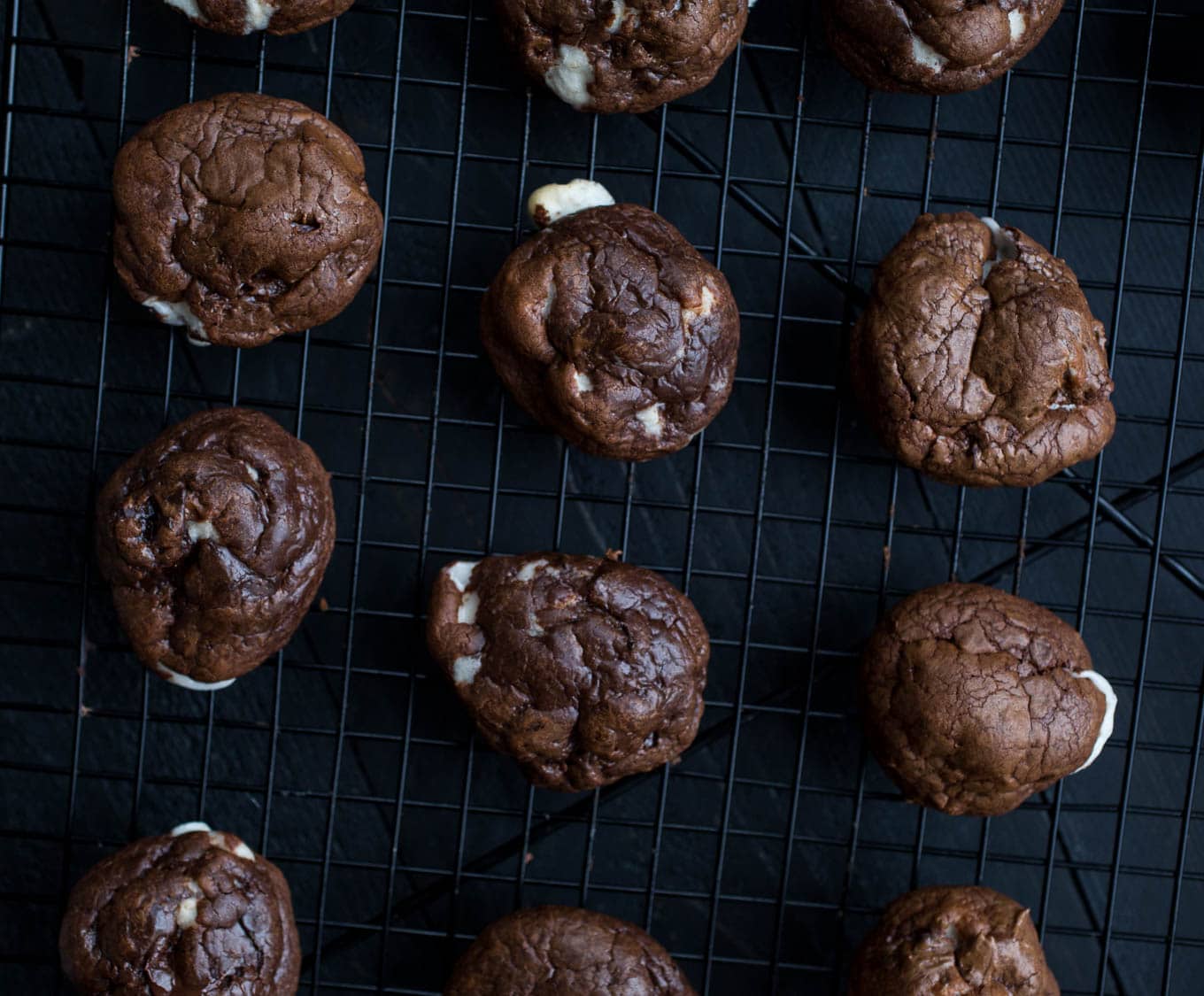 Gluten-Free Mexican Hot Chocolate Cookies made with whole grain oat flour. | saltedplains.com