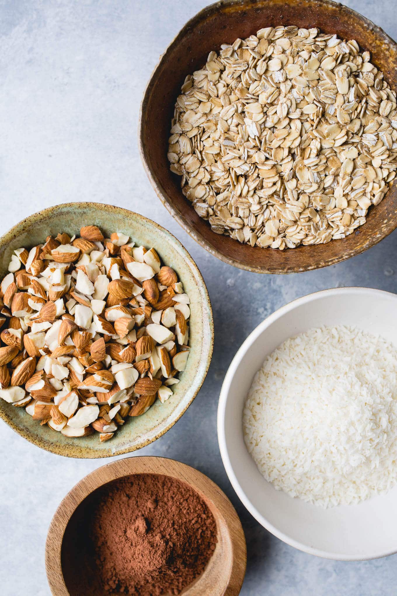 Homemade Almond Joy Granola made with gluten-free oats, unsweetened shredded coconut, raw almonds, and chocolate. A gluten-free, vegan, and refined sugar-free recipe!