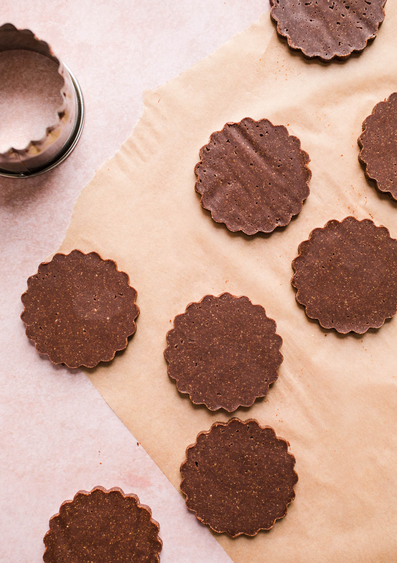 No Bake Chocolate Maca Cookies made with almond flour, cacao powder, maple syrup, coconut oil, and superfood maca powder. Gluten-free, vegan, refined sugar-free. 