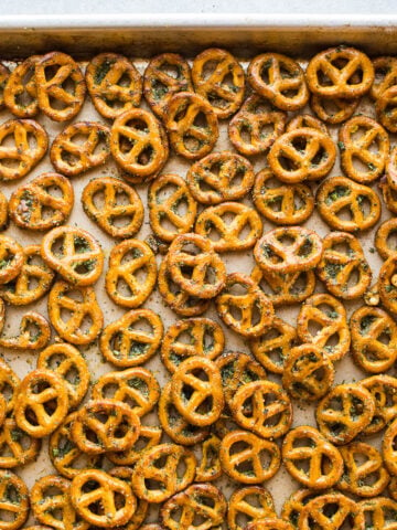 Gluten-Free Seasoned Pretzels made with olive oil, herbs, and nutritional yeast for an easy snack recipe. Vegan.