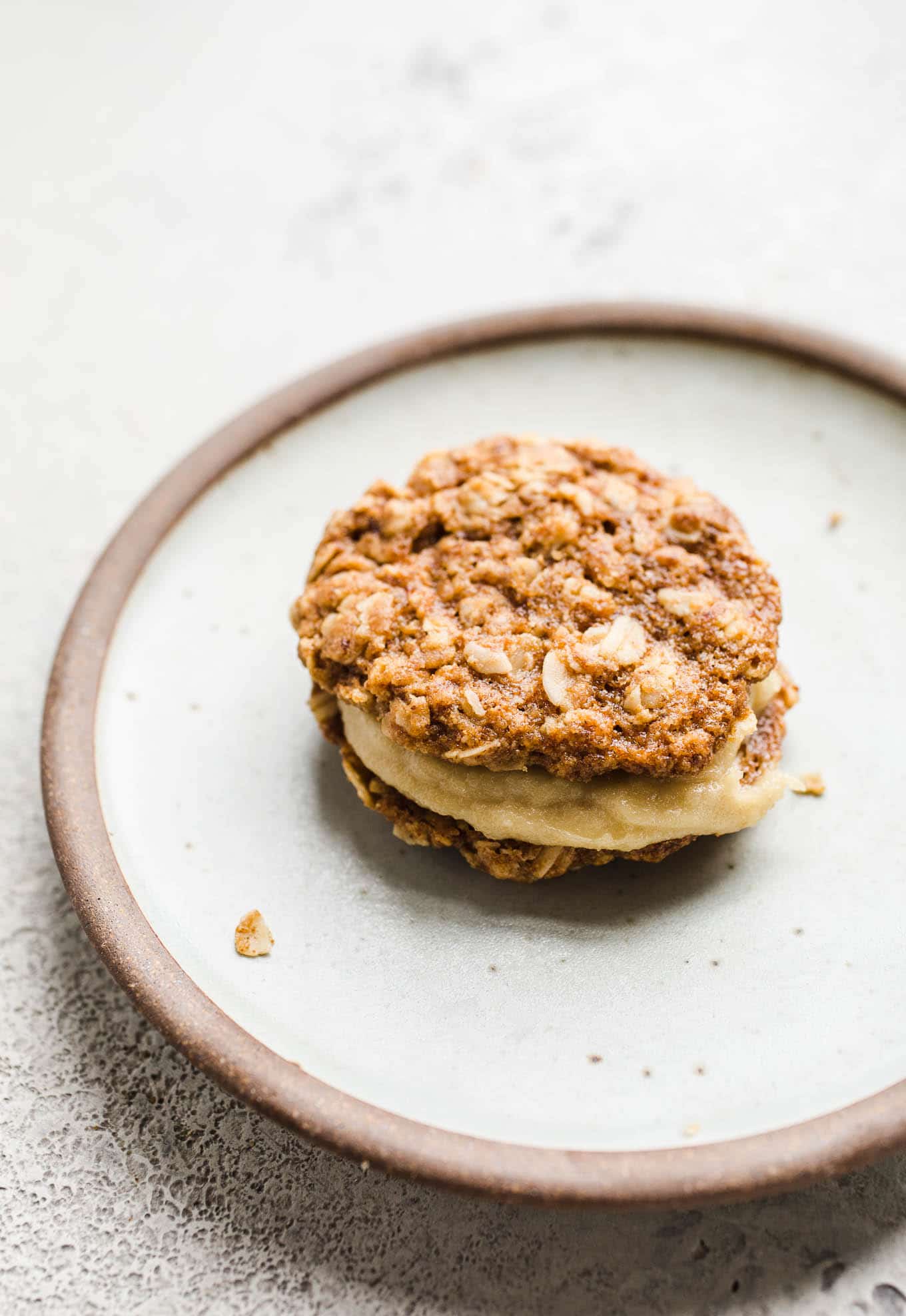 Gluten-Free Oatmeal Cream Pies (Vegan) - Salted Plains