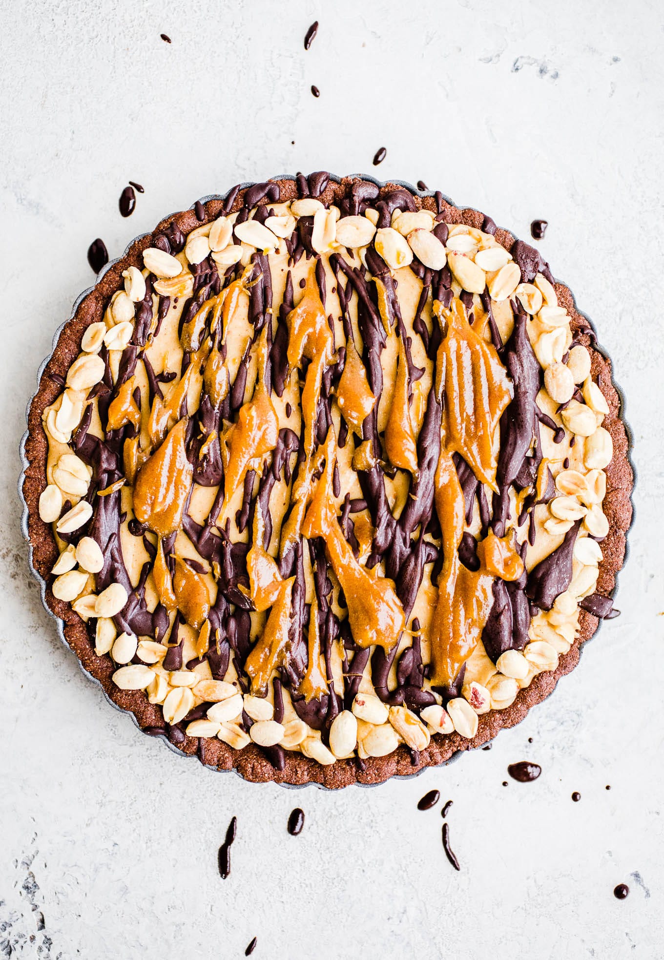 snickers pie with peanuts