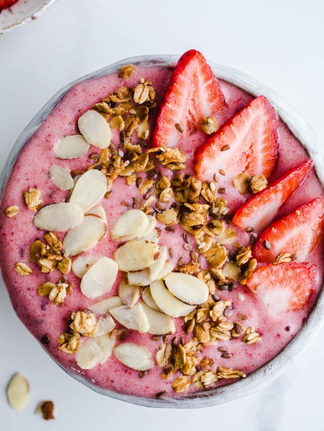 15 Best Smoothie Bowl Toppings