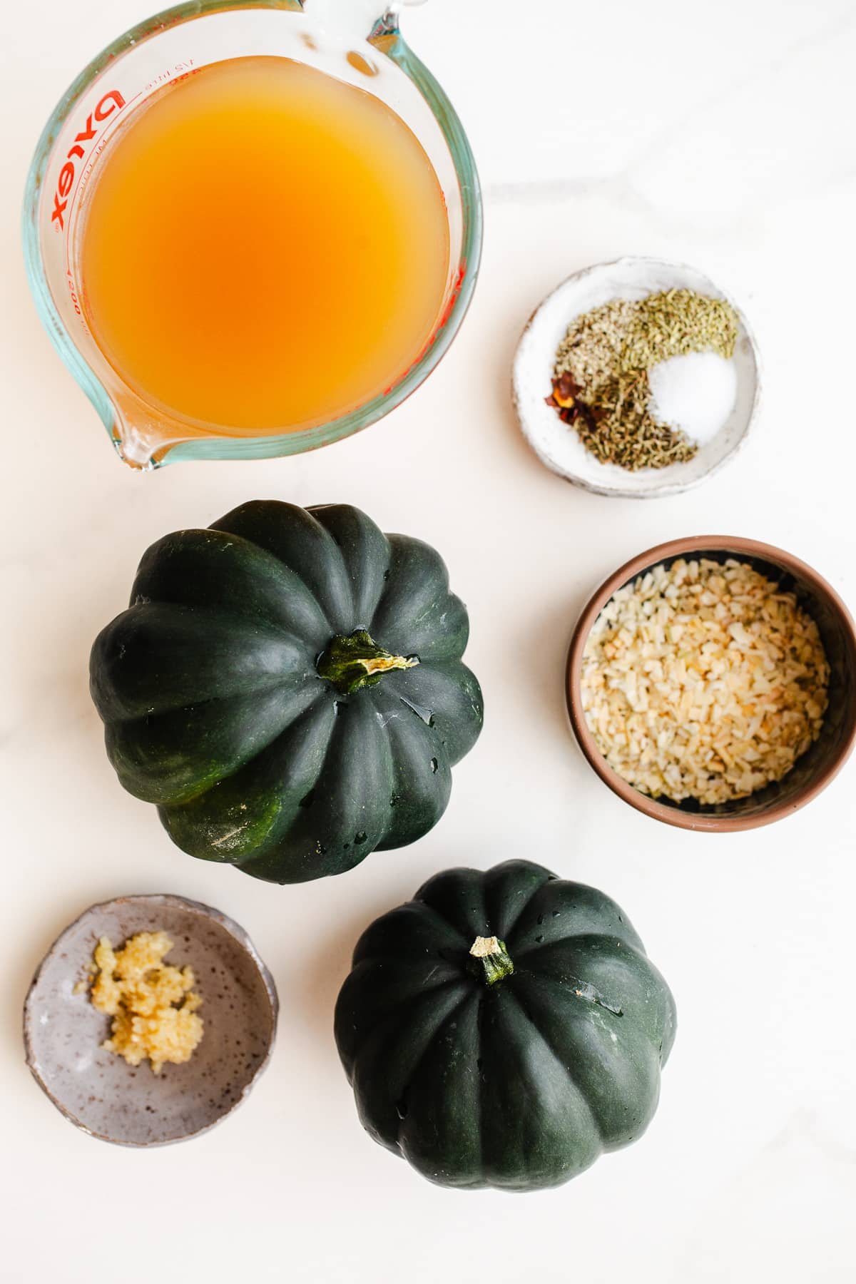 Ingredients for acorn and pumpkin soup.